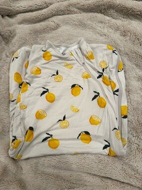 Kyte BABY White Lemon Print Zipper Sleep Sack - Yellow Accents
